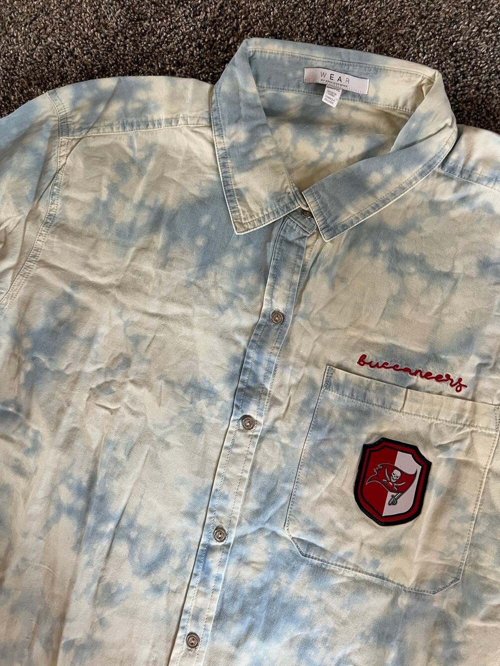 Wear NFL Tampa Bay Bucaneers Button Down Long Sleeve Cloudy Women's 2XL (NWT)